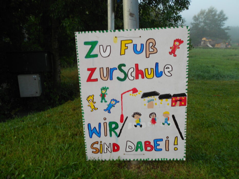 Zu Fuss zur Schule 2012 005